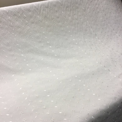 Cream 3 hole Anglaise